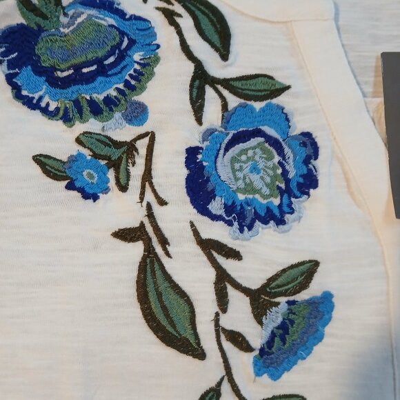 Women's Floral Embroidered Henley Top SZ 3X NWT Cotton - Picture 6 of 6
